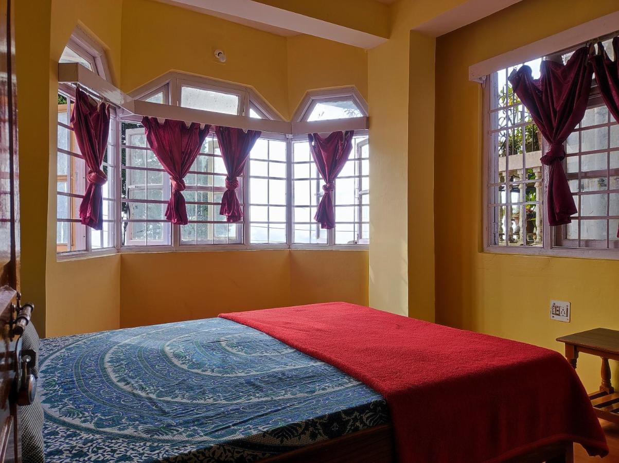 Wind Home Darjeeling- Budget Hotel Near Mall Дарджилинг Экстерьер фото
