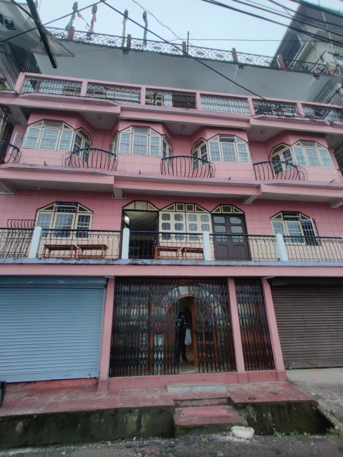 Wind Home Darjeeling- Budget Hotel Near Mall Дарджилинг Экстерьер фото