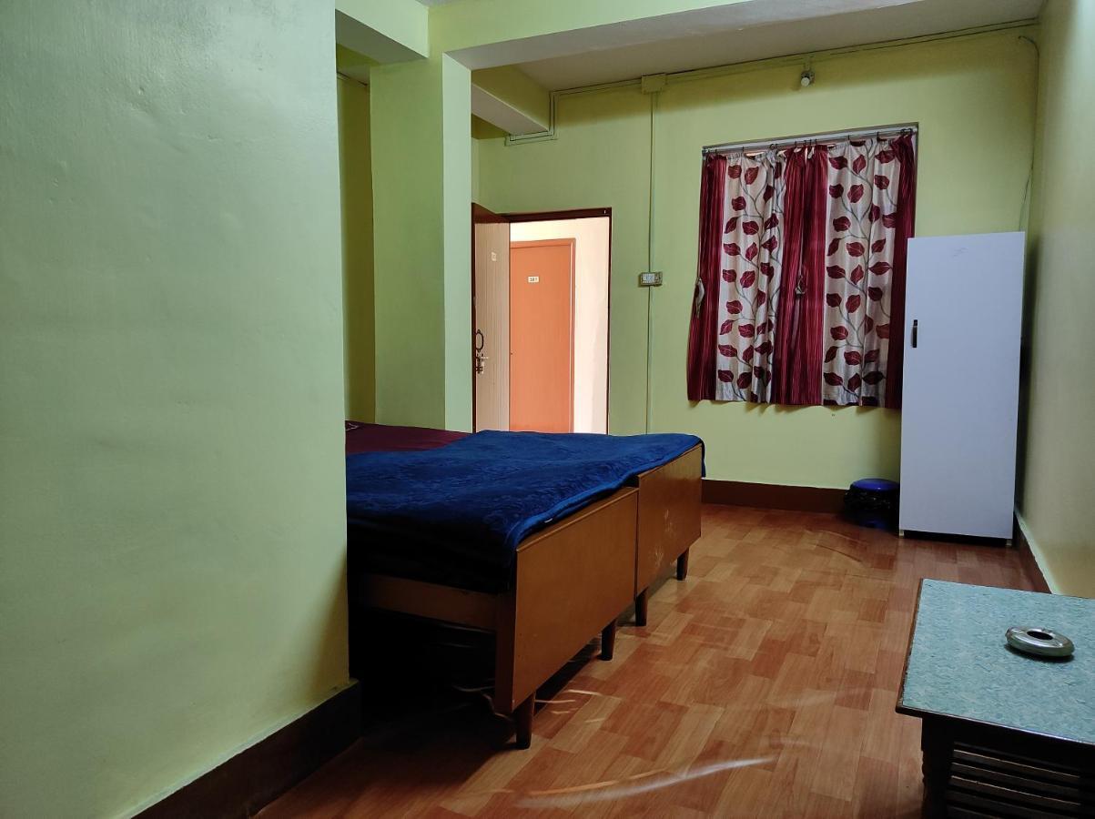 Wind Home Darjeeling- Budget Hotel Near Mall Дарджилинг Экстерьер фото