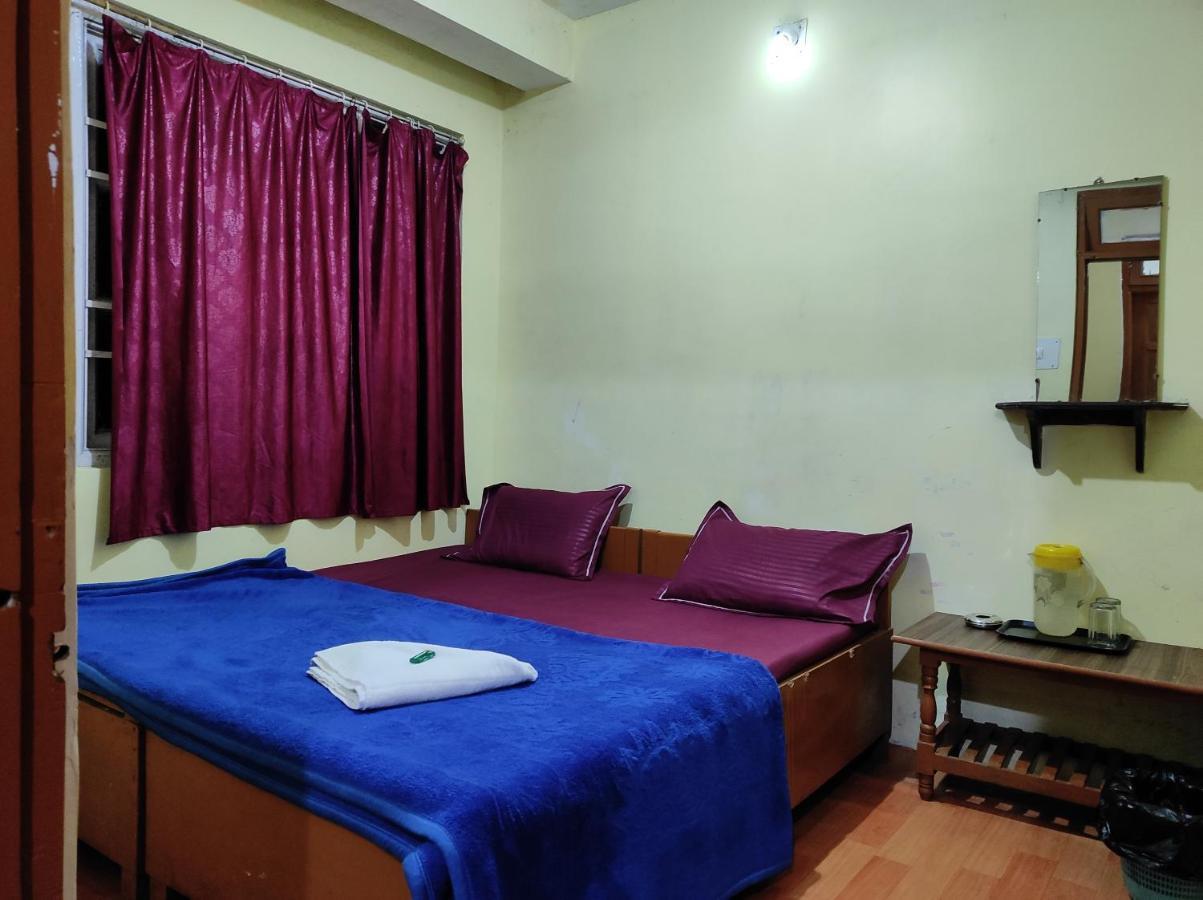 Wind Home Darjeeling- Budget Hotel Near Mall Дарджилинг Экстерьер фото